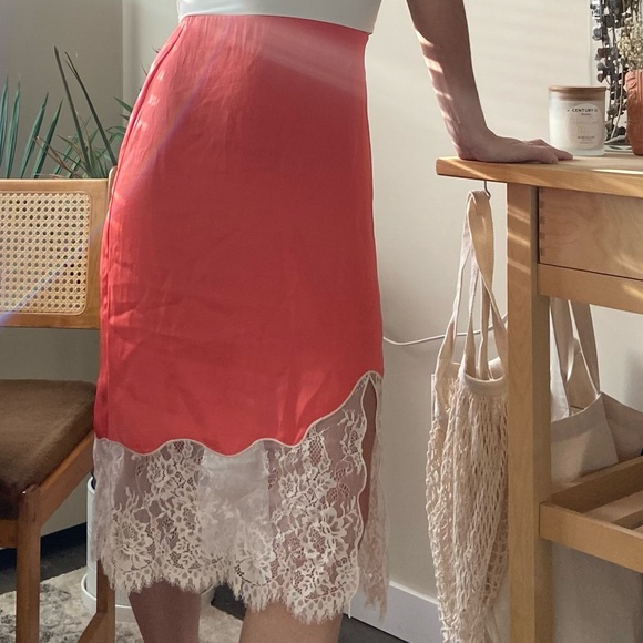 SOLD. Aritzia Wilfred Sonnet Slip Skirt - Picture 4 of 7